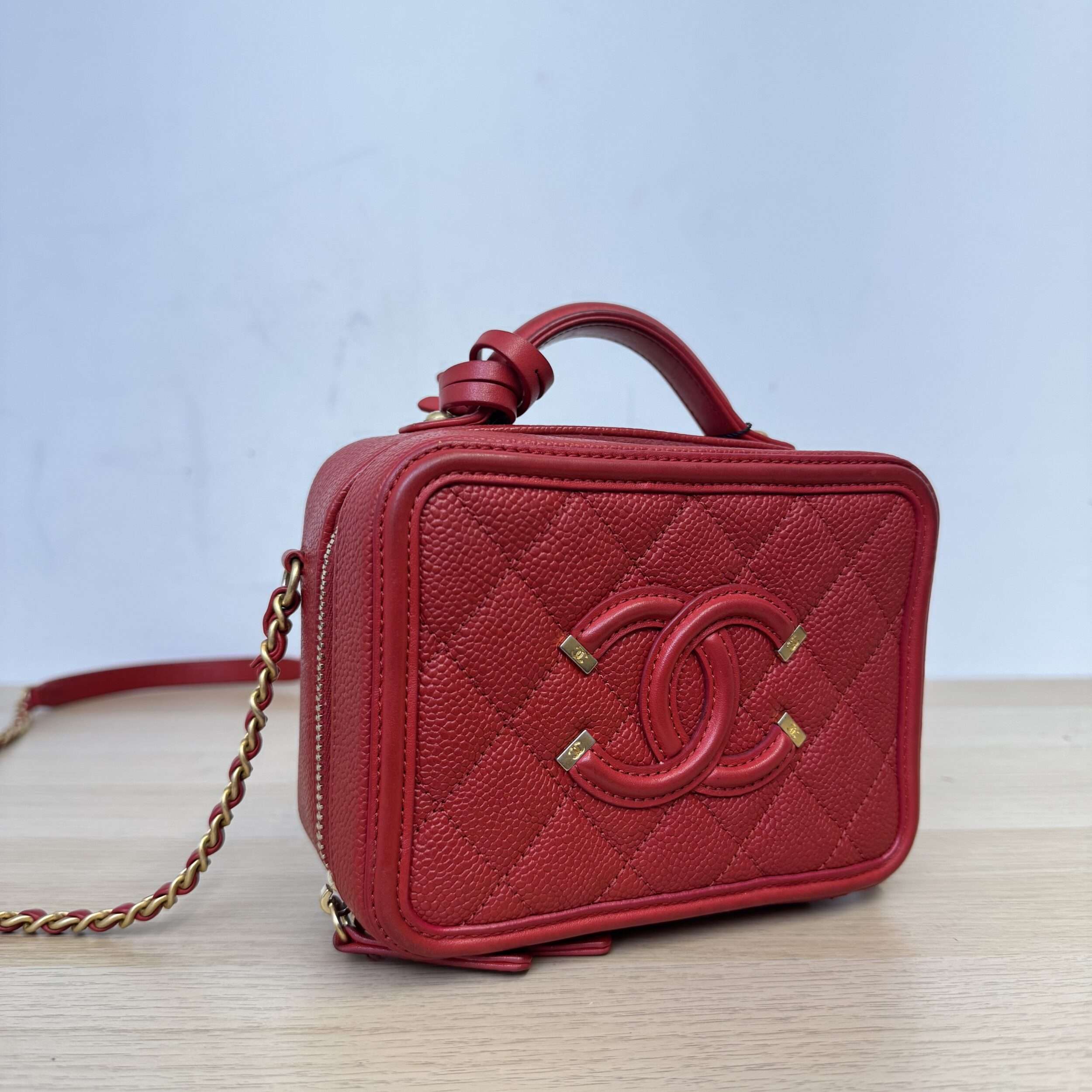 Chanel Small CC Filigree Vanity Case Cross Bag - Image 2