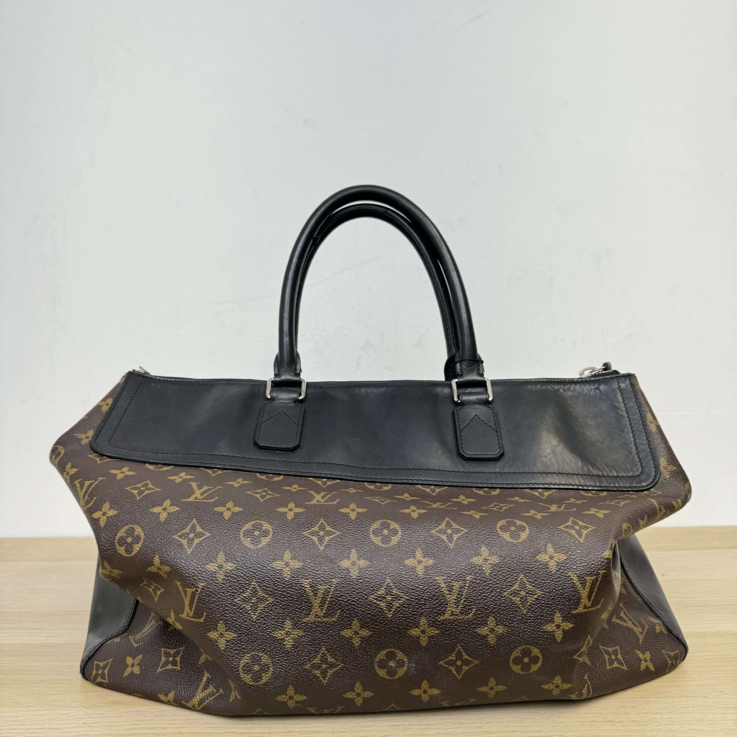 Louis Vuitton Neo Greenwhich Bag Monogram - Image 3