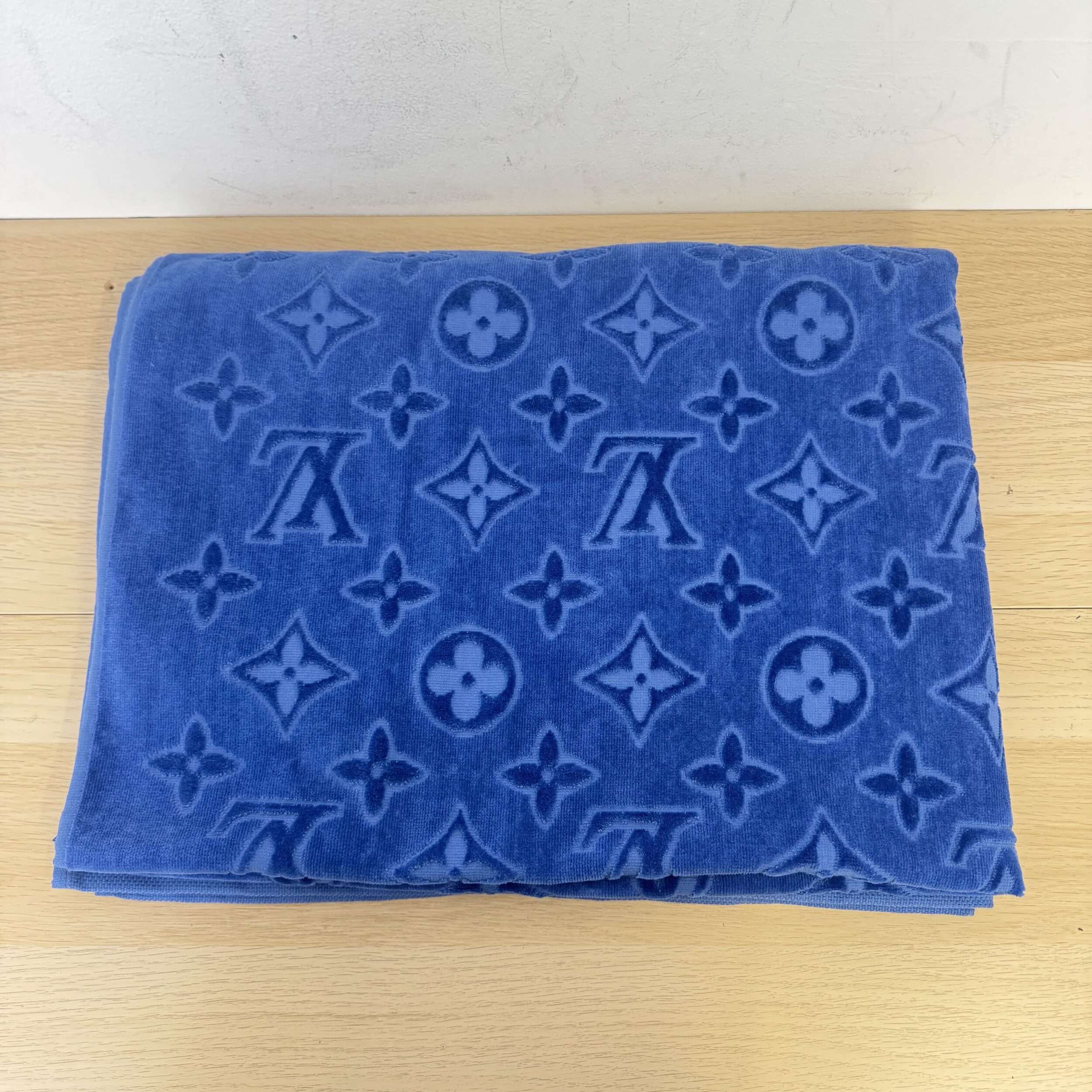 Louis Vuitton Monogram Beach Towel - Image 2